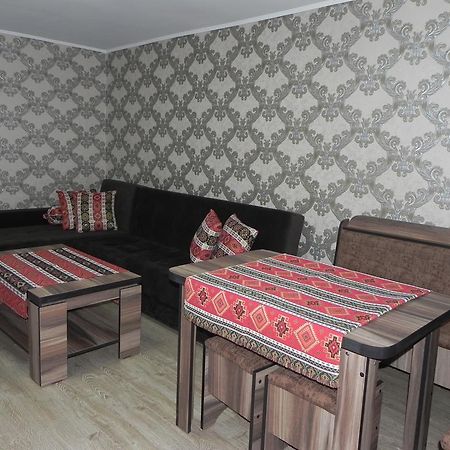 Old Yard Guest House Tbilisi Buitenkant foto